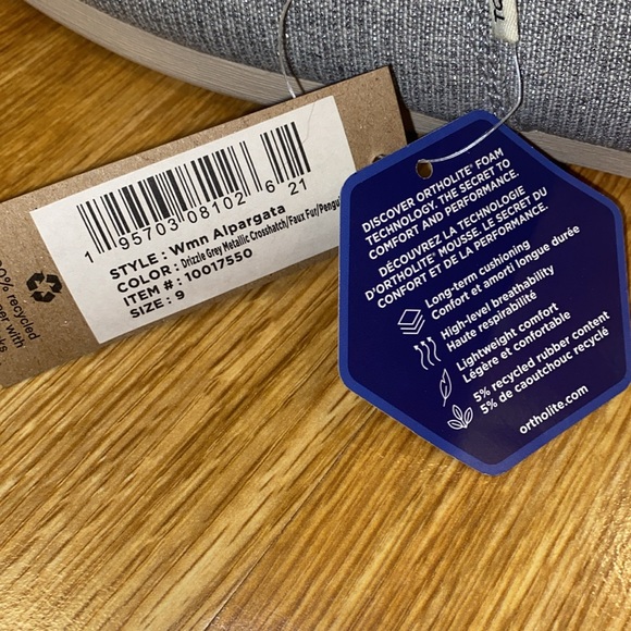 TOMS Penguin Print Slip on Faux Fur Lined Shoes - Picture 5 of 7